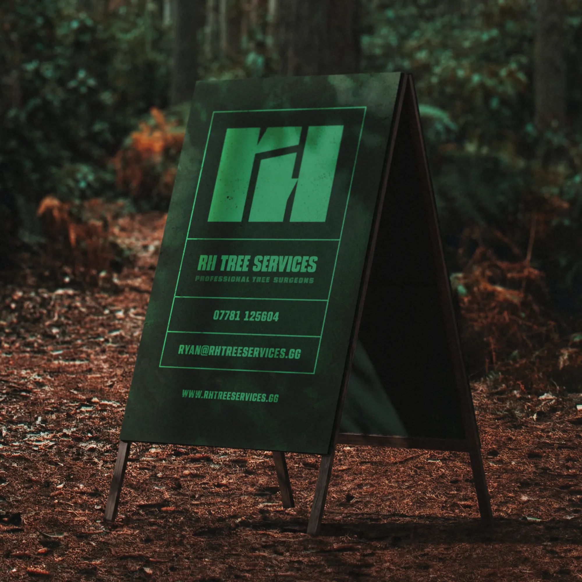 Signage print design for a Guernsey tree surgeon
